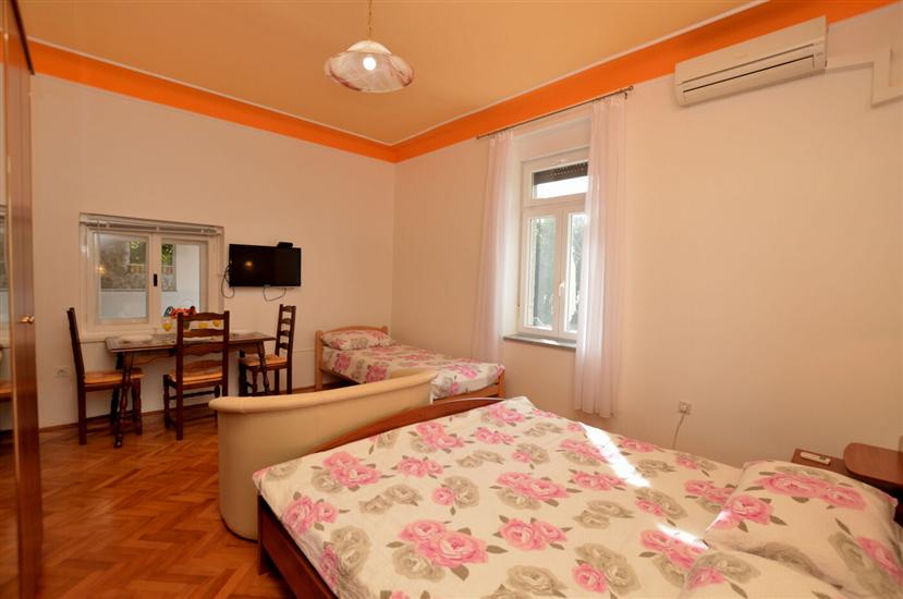 Apartment A2, for 3 persons