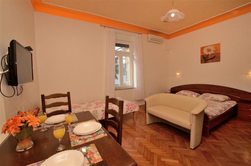 Apartment A2, for 3 persons
