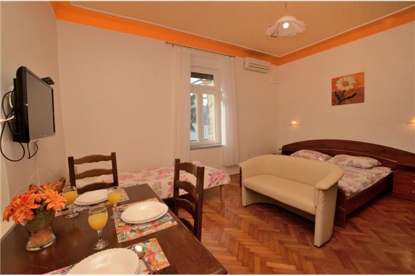 Apartment A2, for 3 persons