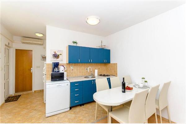 Apartment A2, for 4 persons