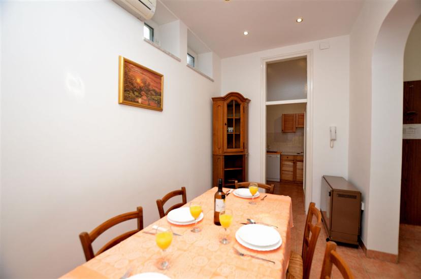 Apartment A1, for 6 persons
