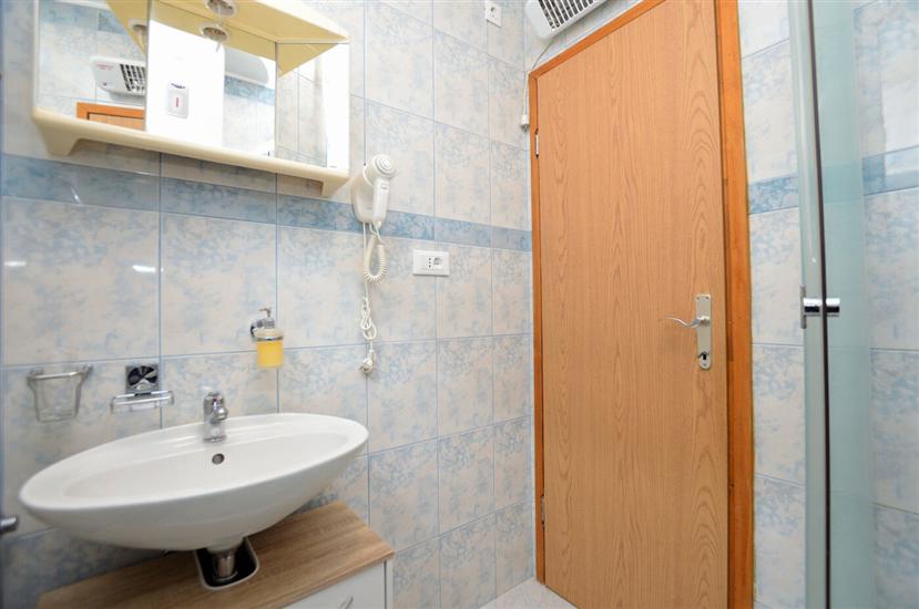 Apartment A1, for 5 persons