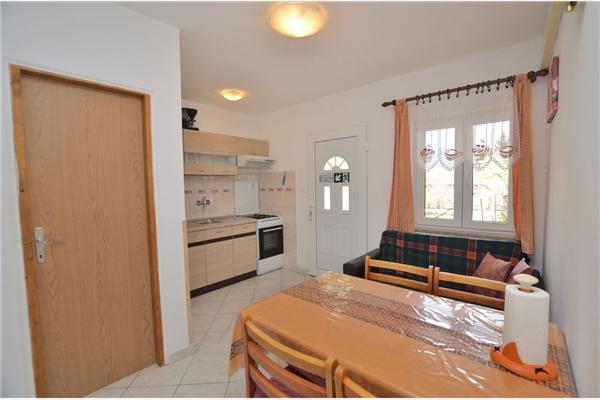 Apartment A1, for 5 persons