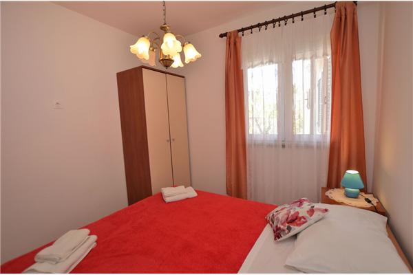 Apartment A1, for 5 persons