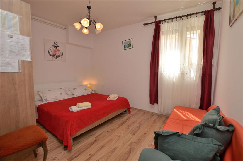 Apartment A1, for 5 persons