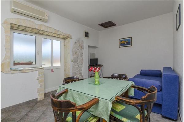 Apartment A2, for 3 persons