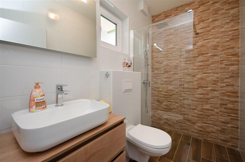 Apartment A1, for 5 persons