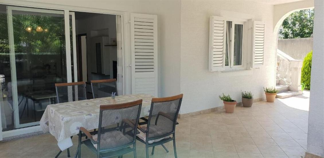 Apartment A1, for 5 persons