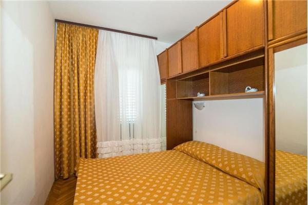 Apartment A1, for 6 persons