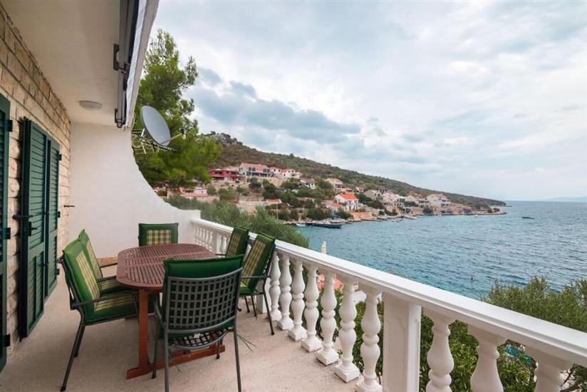 Apartment A1, for 6 persons