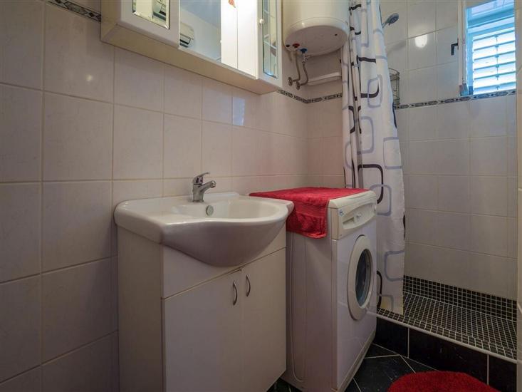 Apartment A1, for 6 persons