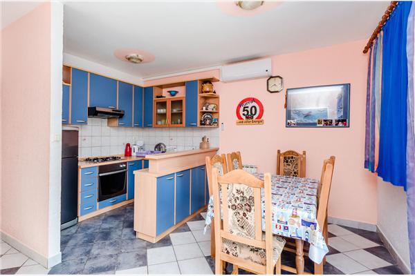 Apartman A1, na 8 osebe