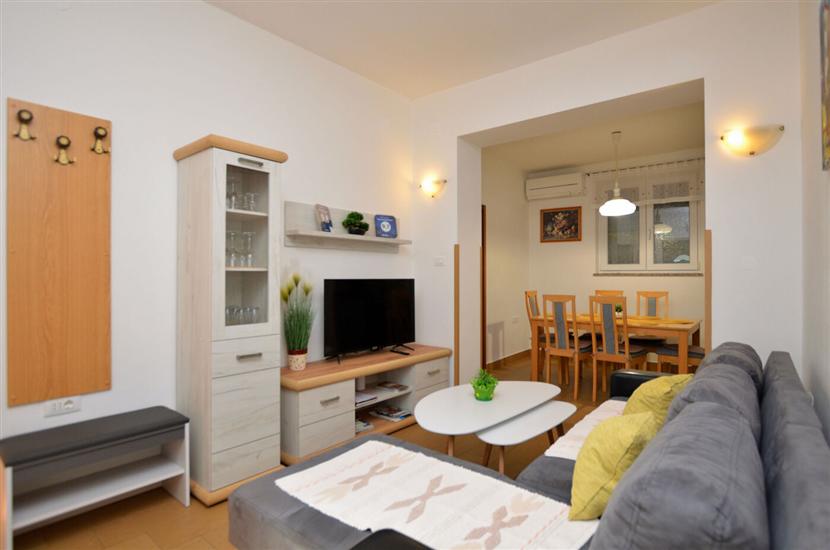 Apartment A1, for 5 persons