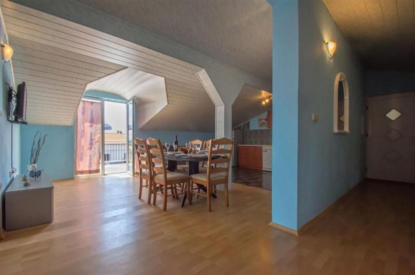 Apartment A2, for 10 persons