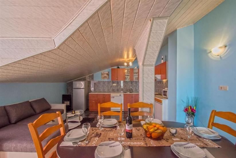 Apartment A2, for 10 persons