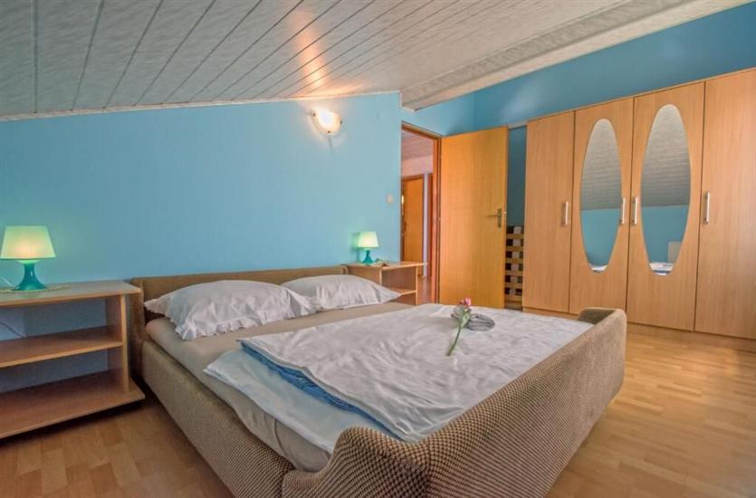 Apartment A2, for 10 persons