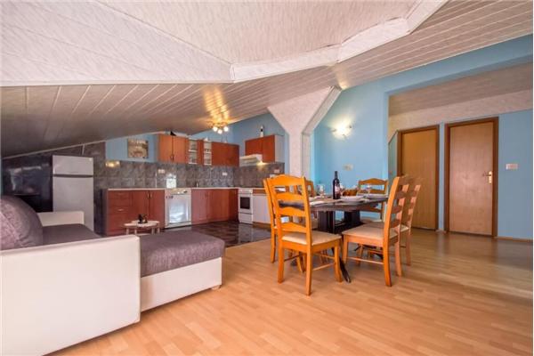 Apartment A2, for 10 persons