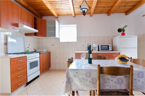 Apartment A1, for 5 persons
