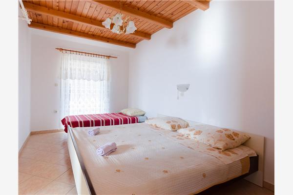 Apartment A1, for 5 persons
