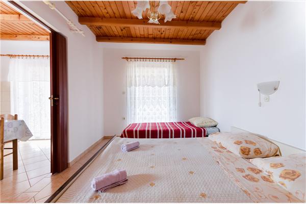 Apartment A1, for 5 persons