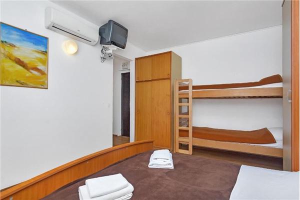 Apartment A4, for 4 persons