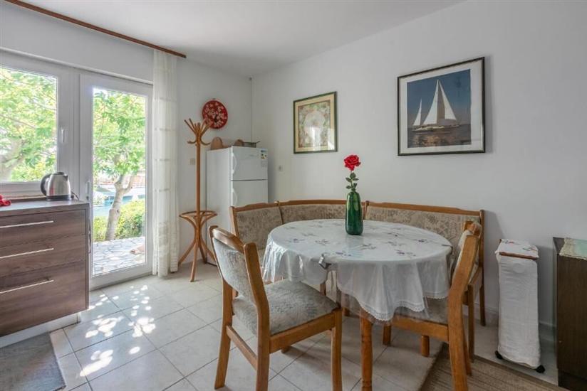 Apartment A1, for 5 persons