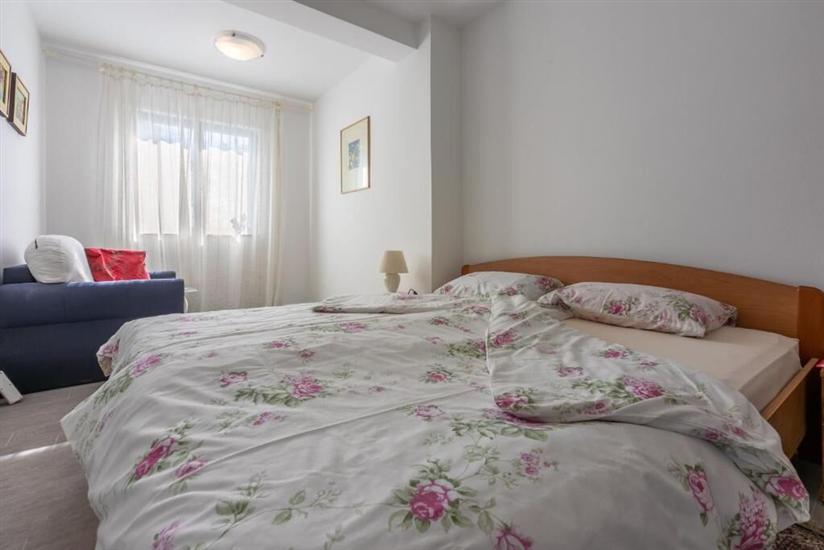 Apartment A1, for 5 persons