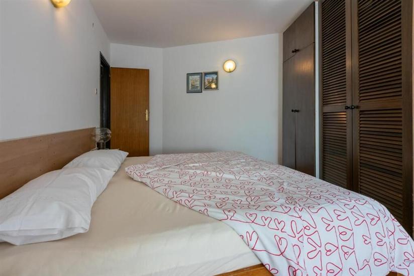 Apartment A2, for 5 persons