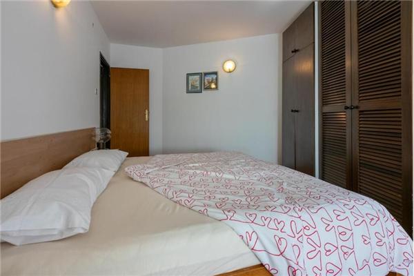 Apartment A2, for 5 persons