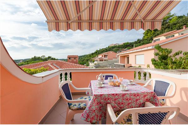 Apartment A2, for 6 persons