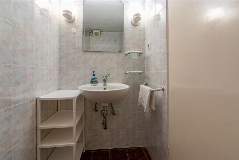 Apartment A4, for 5 persons