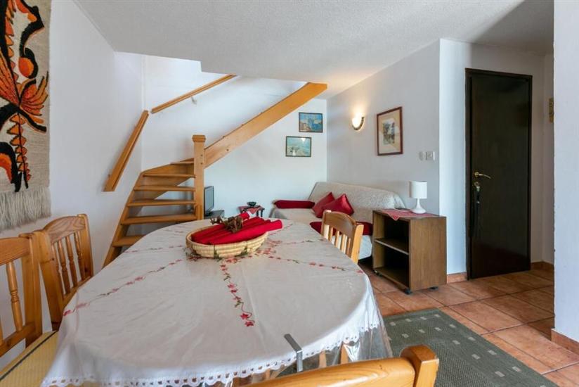 Apartment A4, for 5 persons