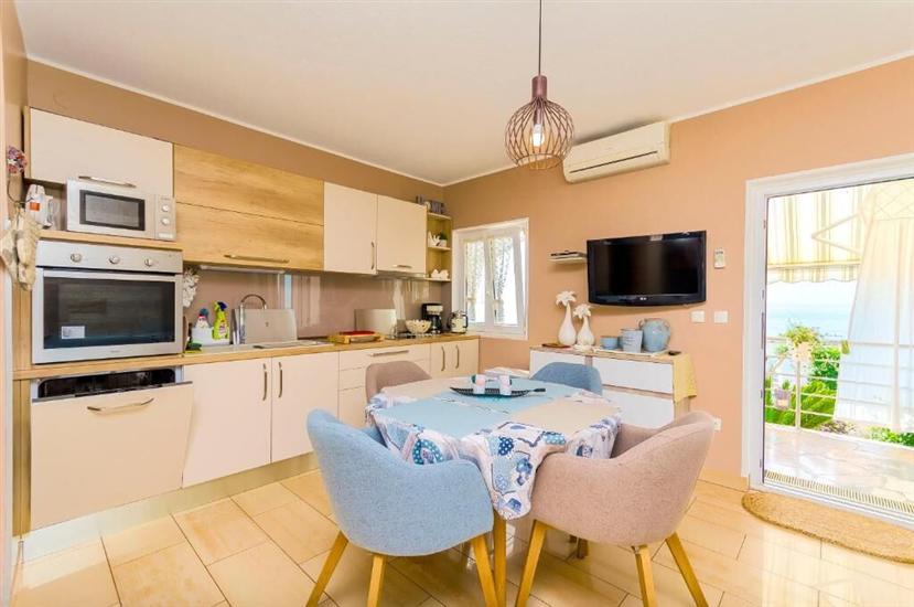 Apartment A3, for 6 persons