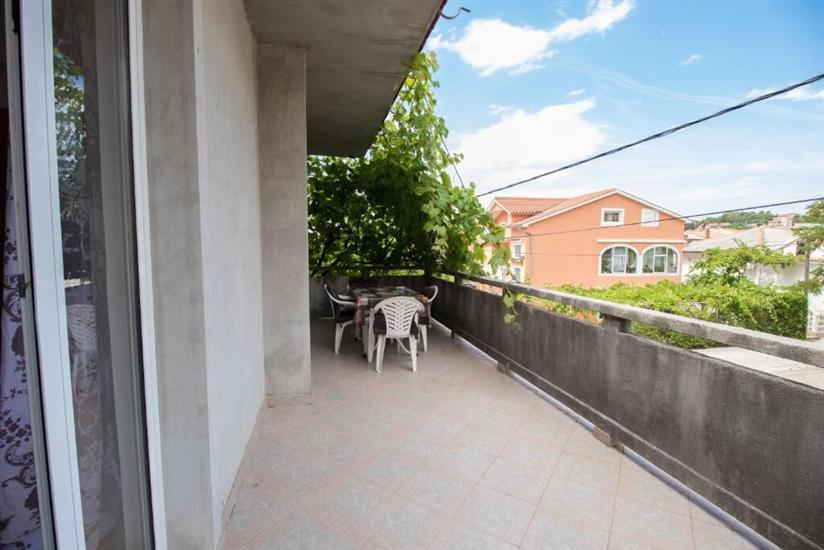 Apartment A1, for 5 persons