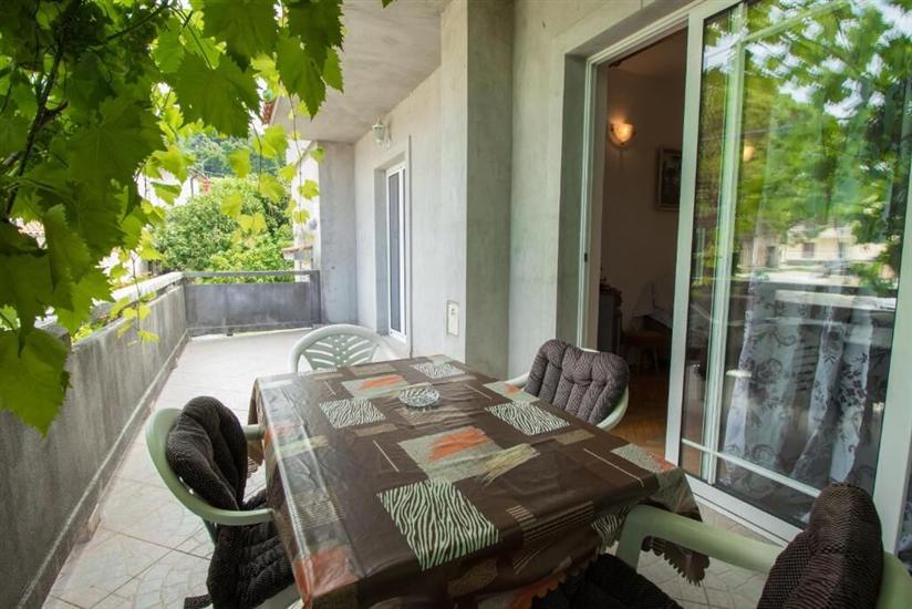 Apartment A1, for 5 persons