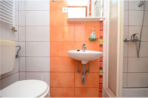 Apartment A1, for 5 persons