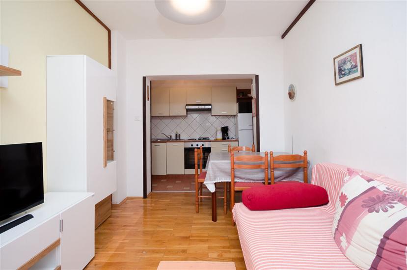 Apartment A1, for 5 persons