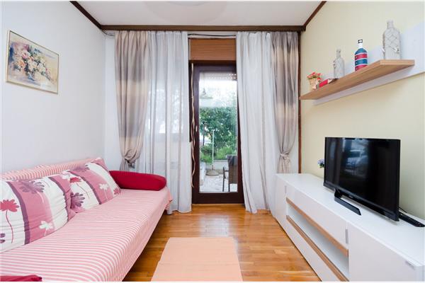 Apartment A1, for 5 persons