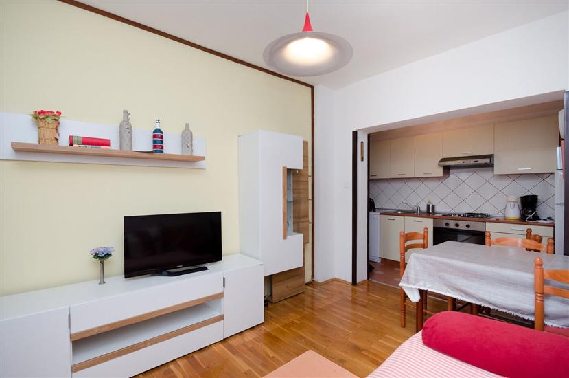 Apartment A1, for 5 persons