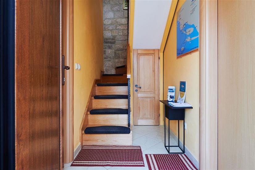 Room S1, for 2 persons