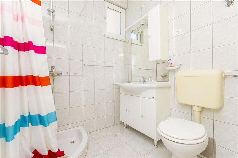 Apartment A2, for 5 persons