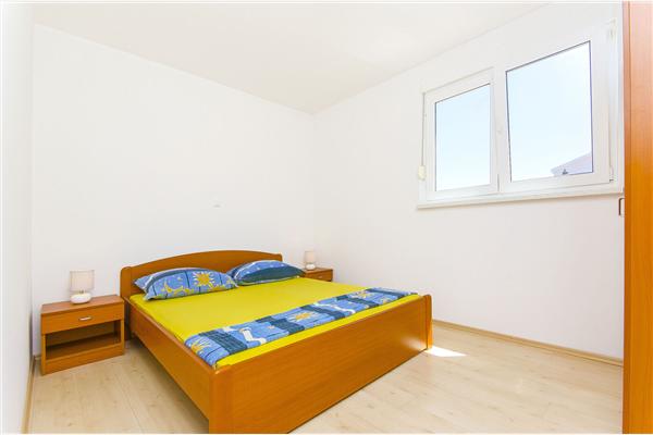 Apartment A2, for 5 persons