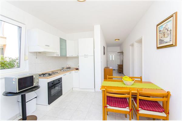 Apartment A2, for 5 persons