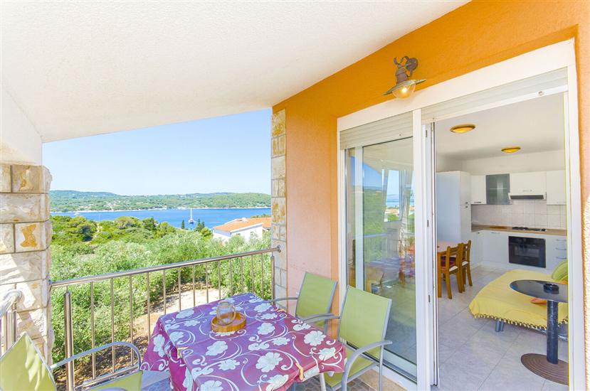 Apartment A4, for 6 persons