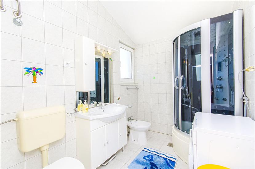 Apartment A5, for 6 persons