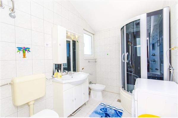 Apartment A5, for 6 persons