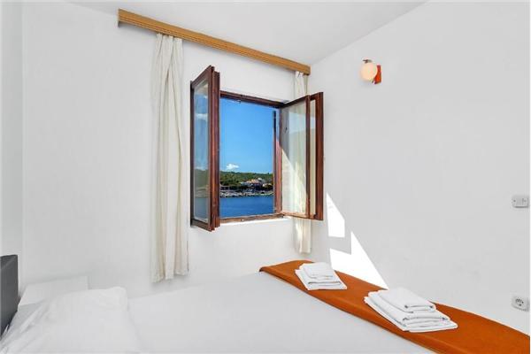 Apartment A7, for 8 persons