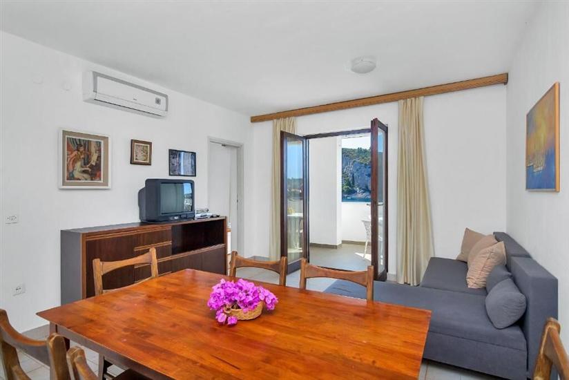 Apartment A7, for 8 persons