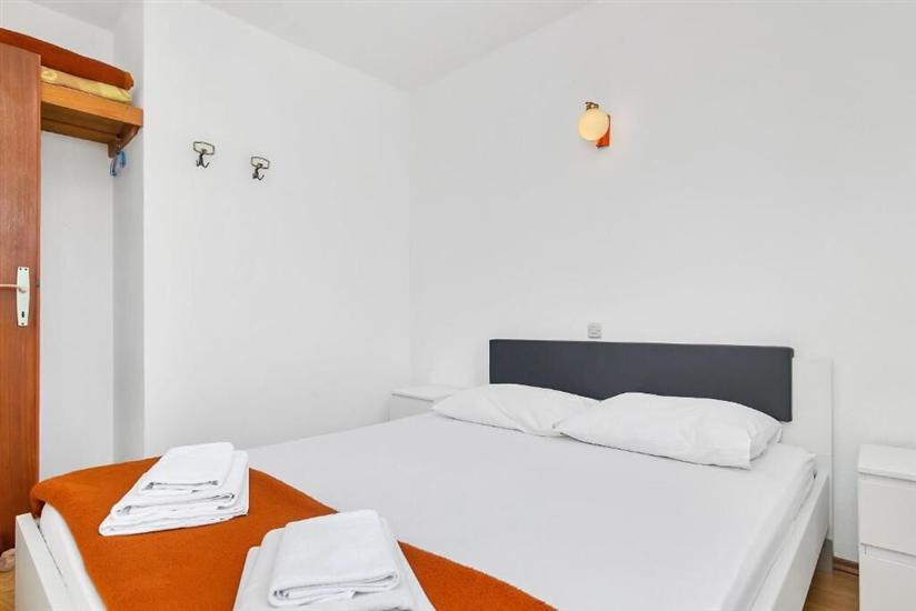 Apartment A7, for 8 persons