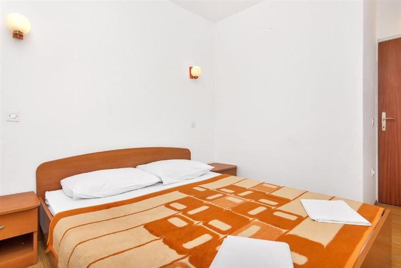 Apartment A7, for 8 persons